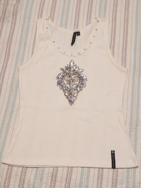 🌼cha cha vente White Tank Top with Silver Sequin Motif